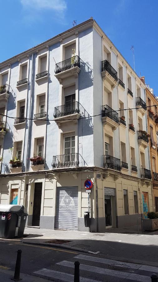 Junto al Mercado de Ruzafa Valencia Exterior foto